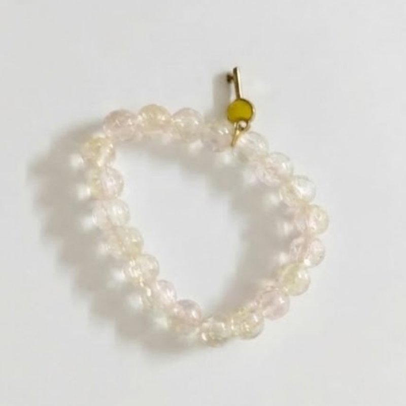 Clear Crackle Bead Stretch Bracelet with Yellow Charm ( with box )